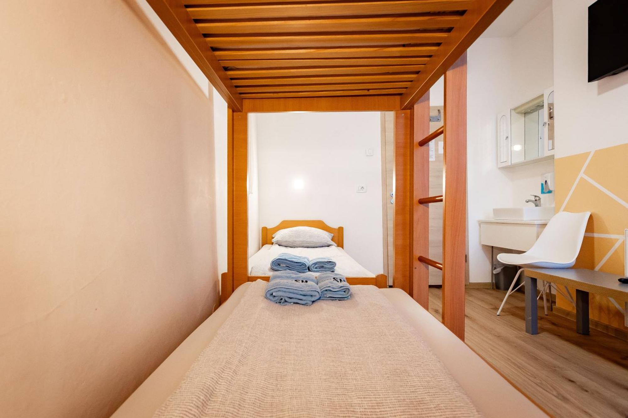 Hostel Soline Portorož Buitenkant foto