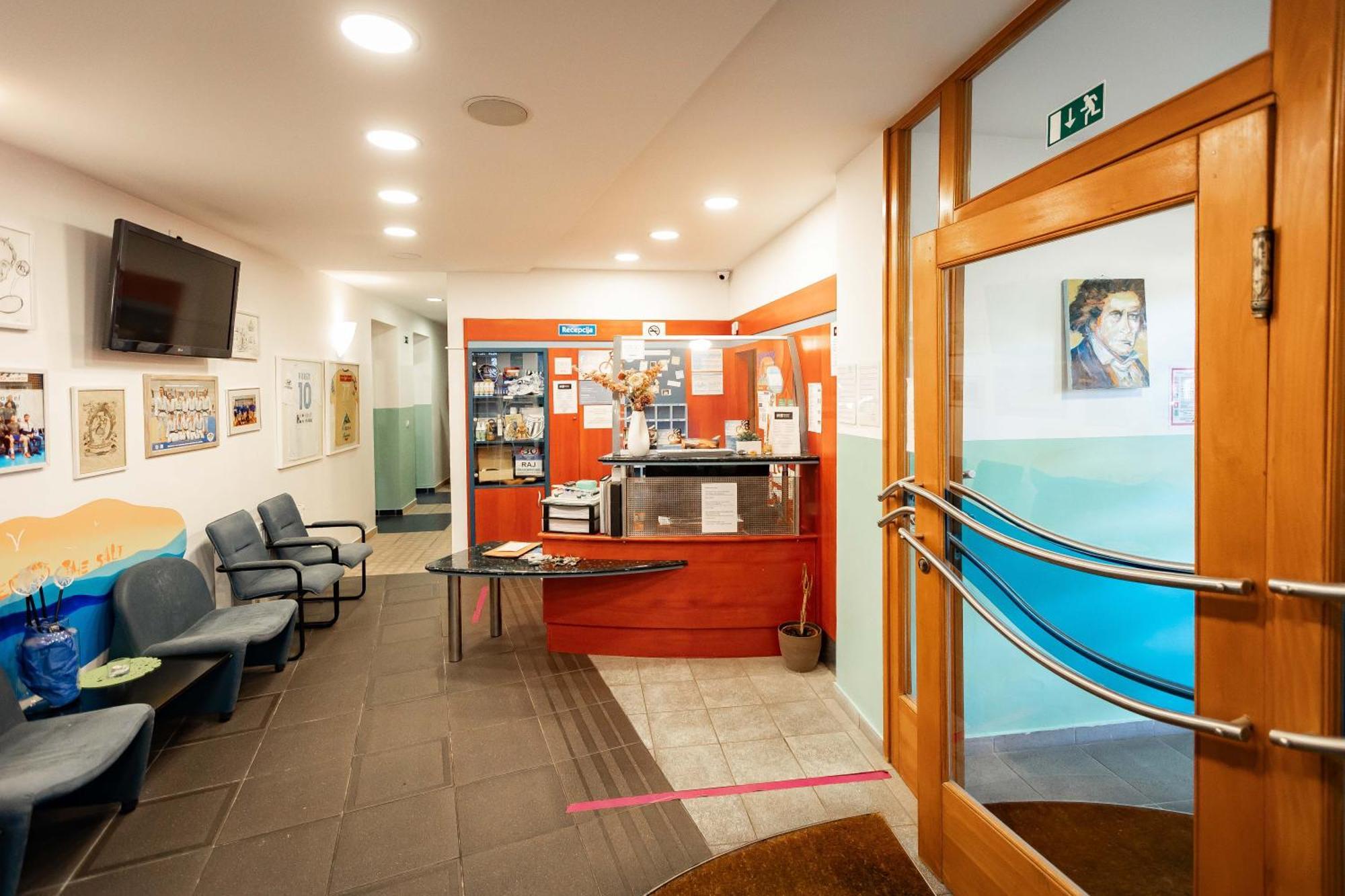 Hostel Soline Portorož Buitenkant foto