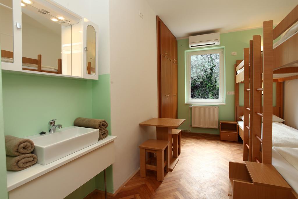 Hostel Soline Portorož Buitenkant foto